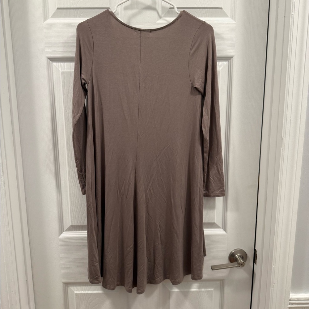 *4th & Ocean Women’s Grey/Taupe V-neck dress size small - Picture 6 of 6